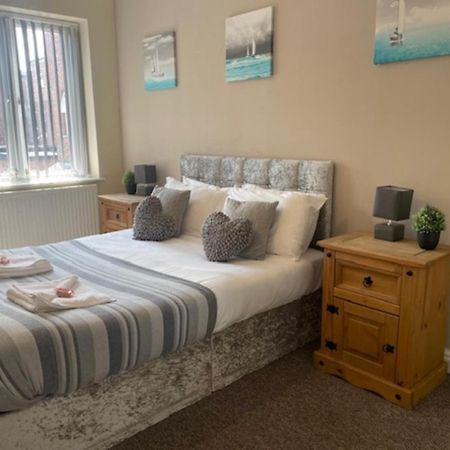 St Annes Apartment 4 - Sleeps 6 - Free Parking לית'ם סנט אנס מראה חיצוני תמונה